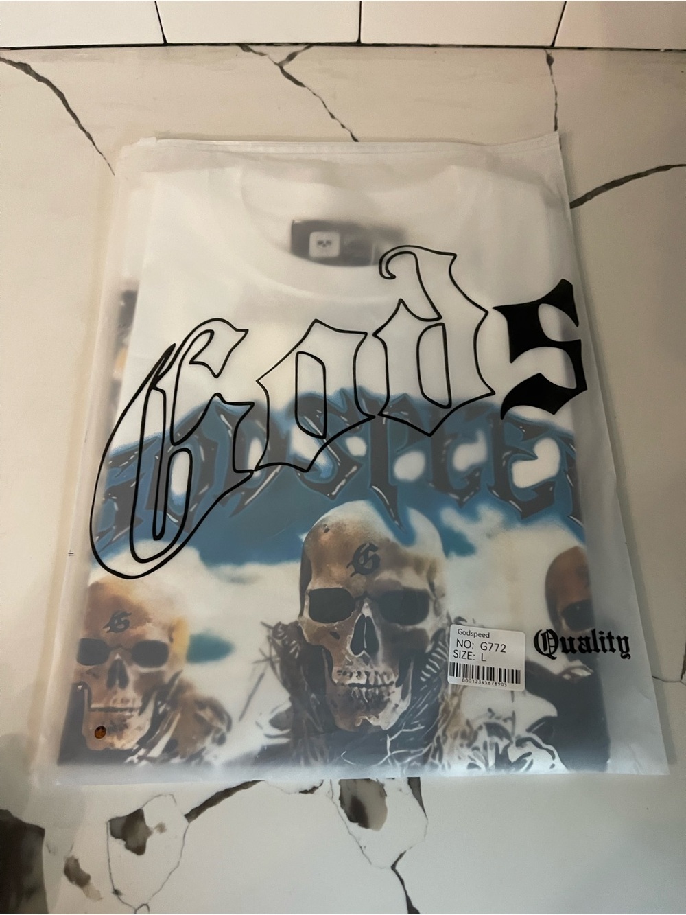 Men’s Graphic Design Tee Size L. - Picture 3 of 5